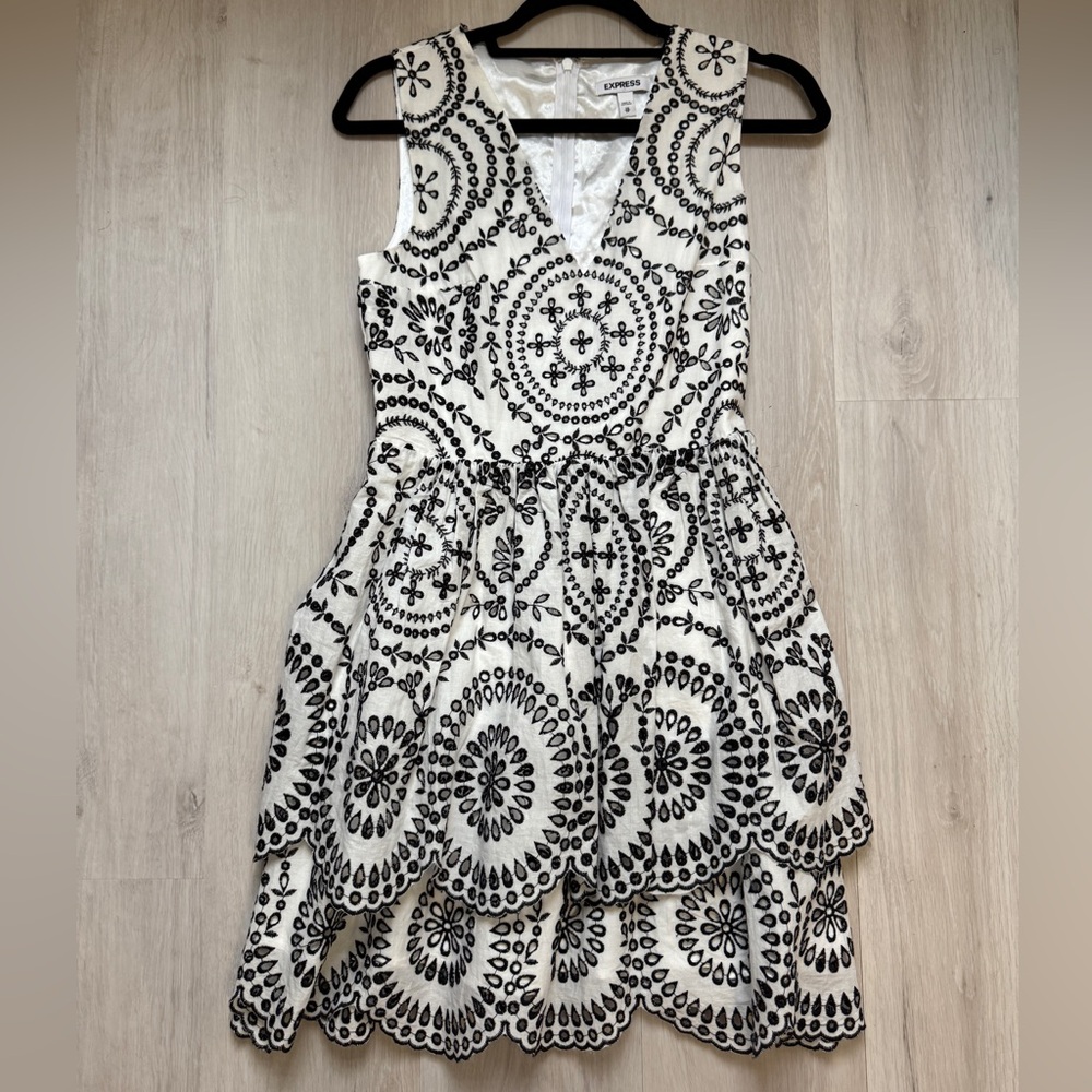 Express Embroidered Sleeveless Tiered Fit And Flare Black White Ruffle Dress XS